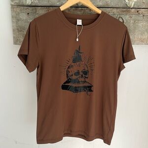 Skull & book T-shirt